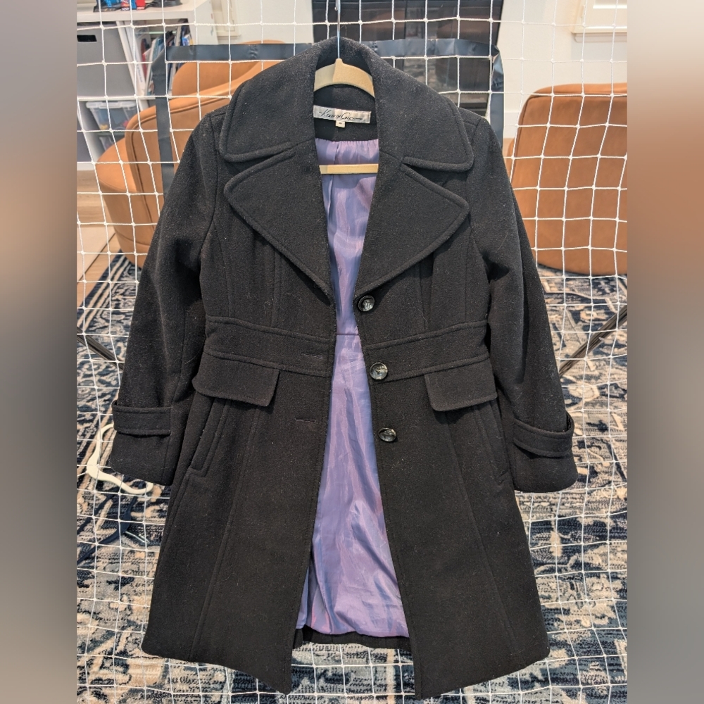 Pea coat with 3 button front and pockets